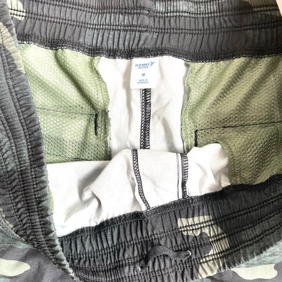 Old Navy camo athletic shorts size Medium - Picture 6 of 7